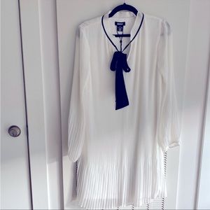 NWT DKNY pleated long sleeve white dress with black bow tie